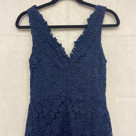 NWOT Astr Lace Fit & Flare V-Neck Dress in Navy Blue Size M - Picture 7 of 10